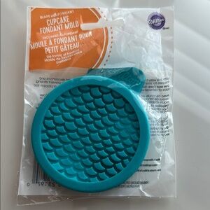 Wilton Teal Cupcake Fondant Mold